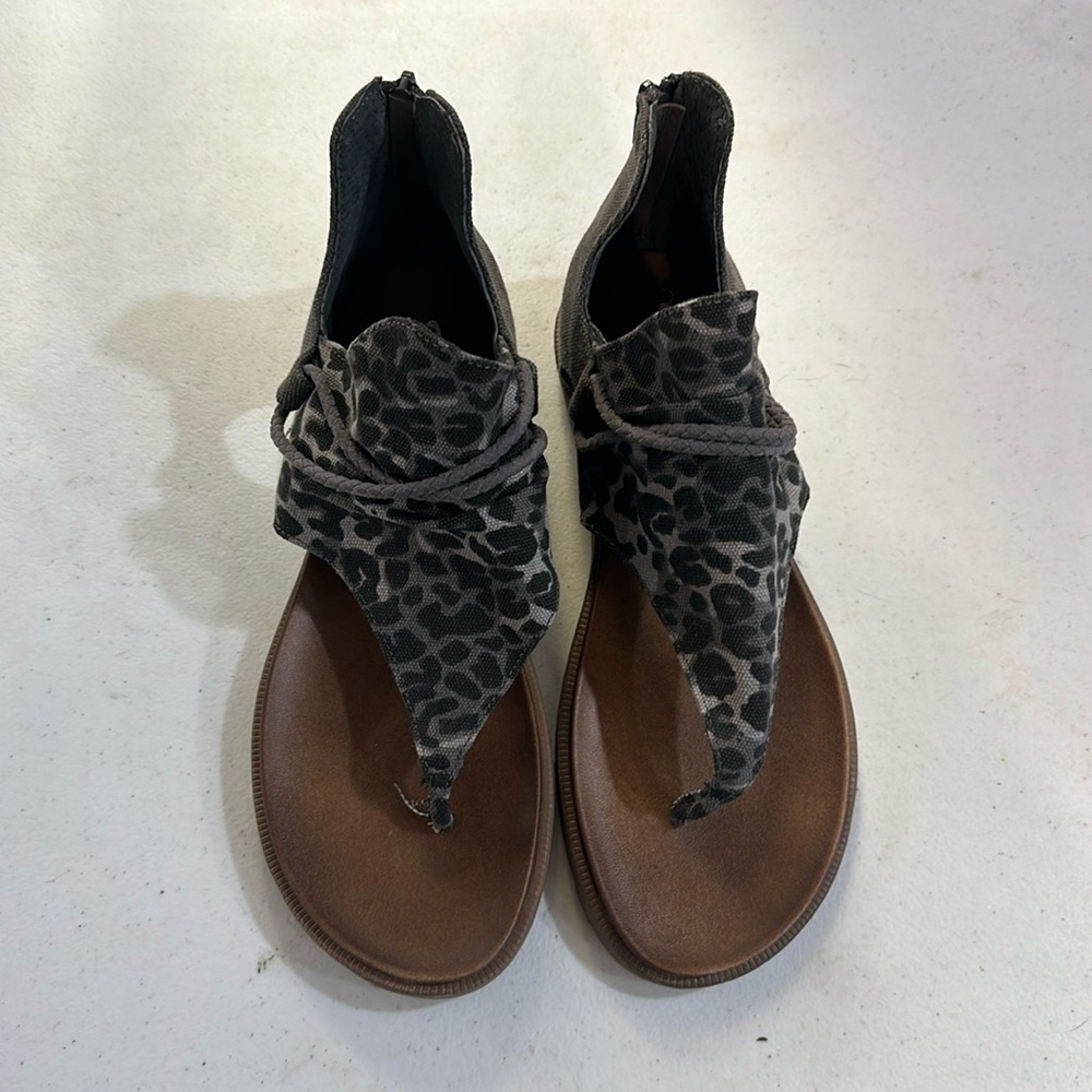Grey Leopard Sandals 8.5
